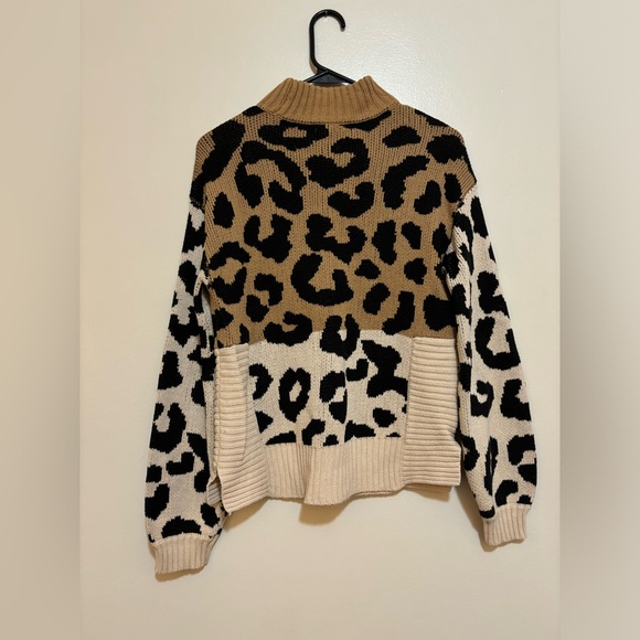 Nine West Cheetah Color Block Turtleneck size S - Picture 2 of 3
